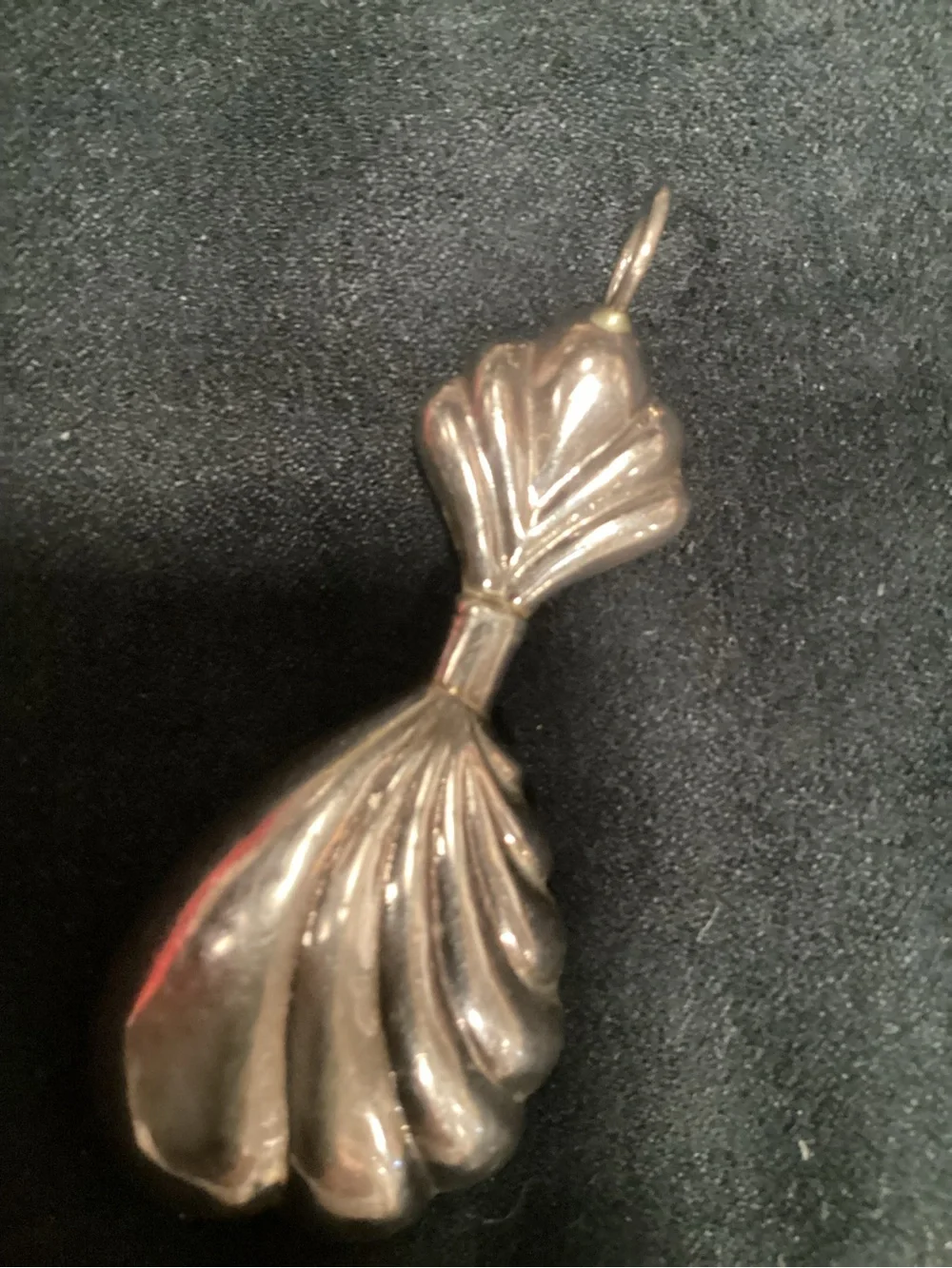Sterling Silver Sculpted Shell Pendant Necklace - Silver (tested) Vtg - Picture 3 of 4